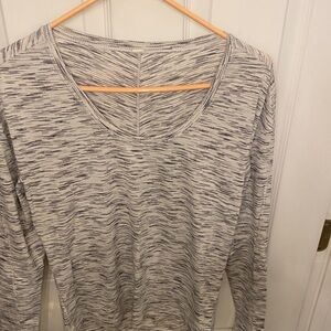 Lululemon Women's Gray longsleeve Top